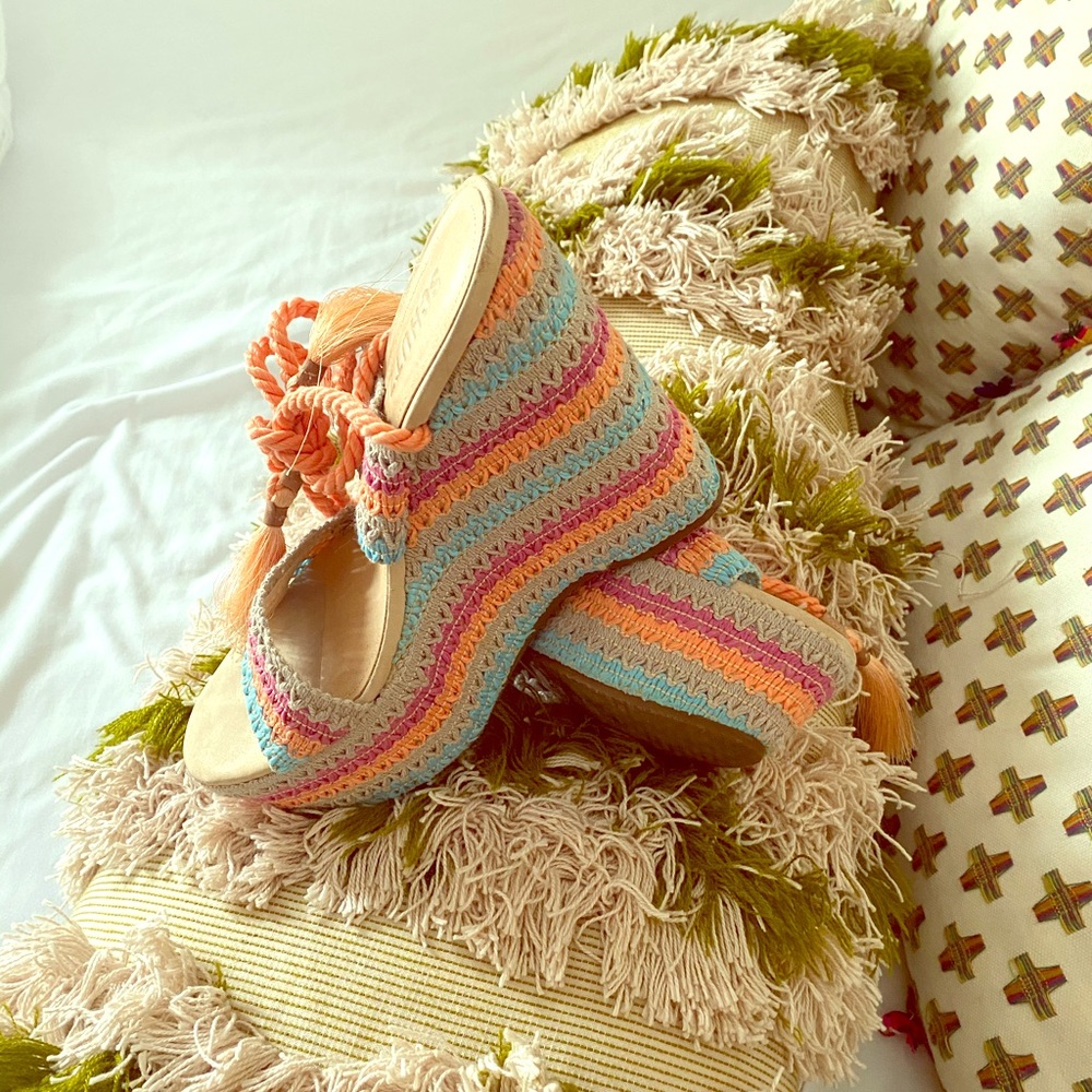 Schutz adorable colorful platform sandals !